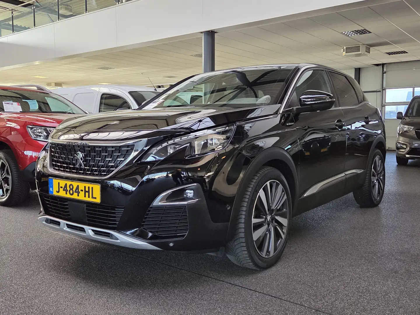 Peugeot 3008 1.2 PureTech GT Line Schwarz - 1