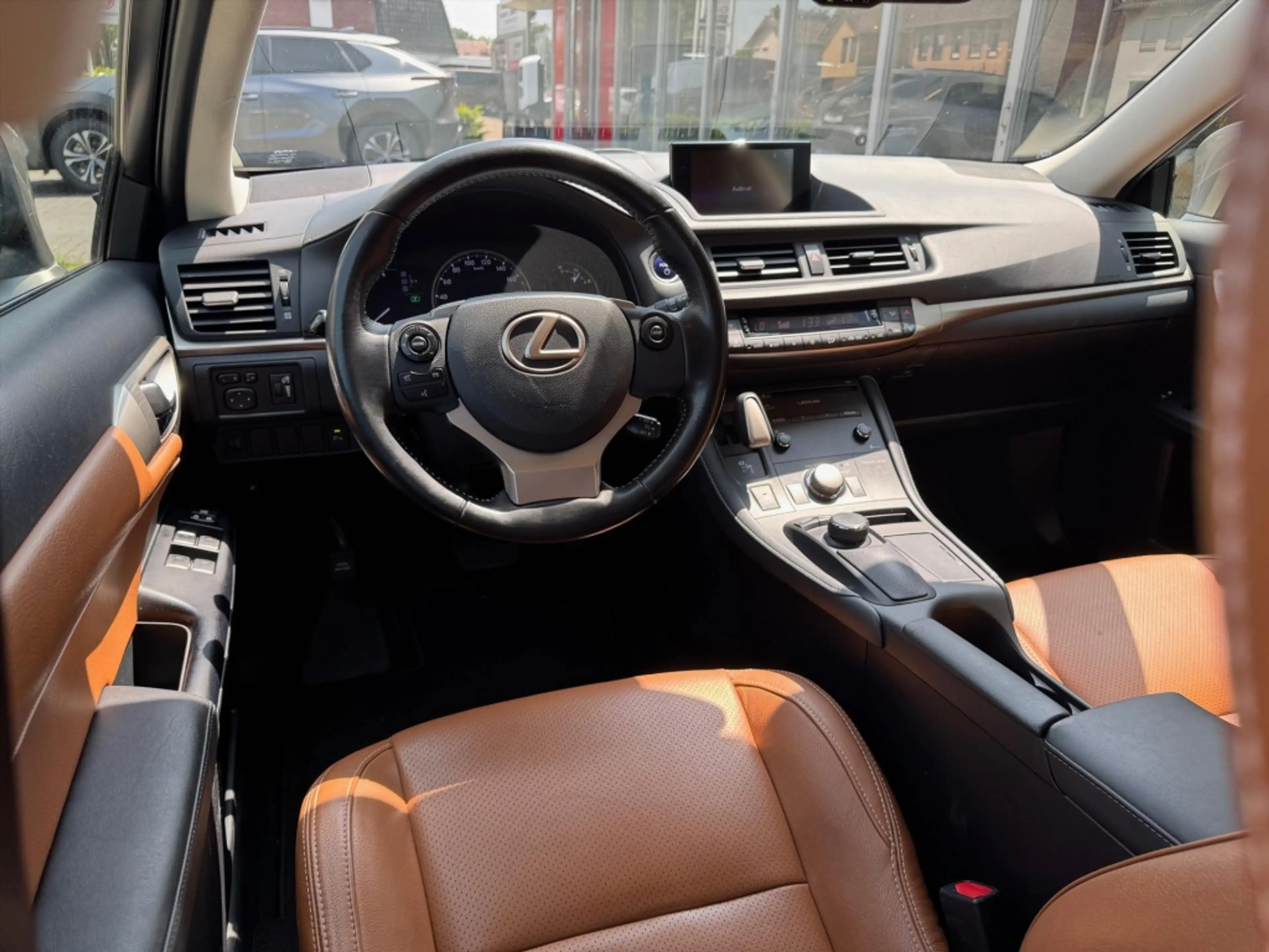 Lexus CT 200h Executive | Leer, Trekhaak, 17 inch, Navigatie, Pa — photo 13