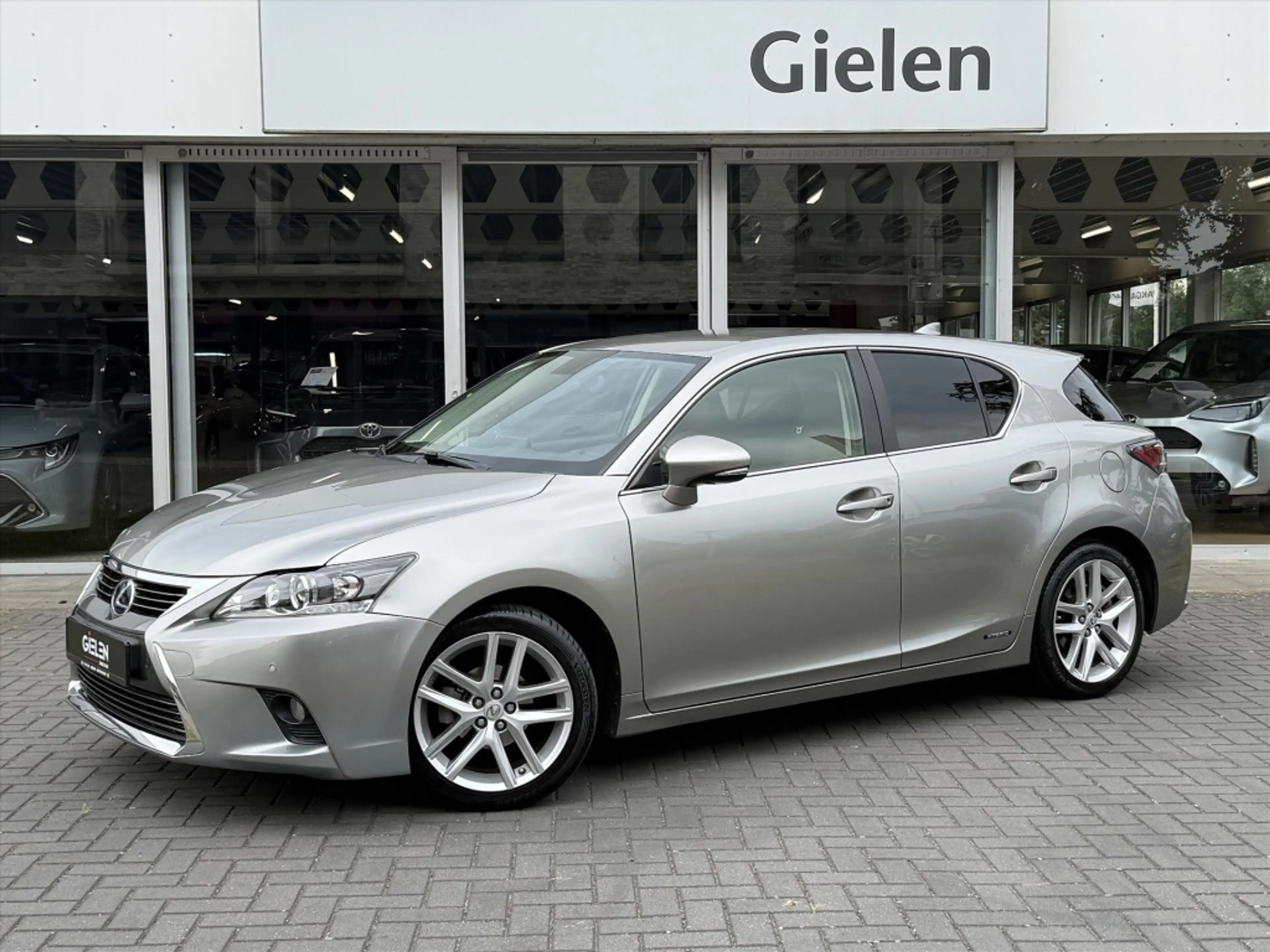 Lexus CT 200h Executive | Leer, Trekhaak, 17 inch, Navigatie, Pa