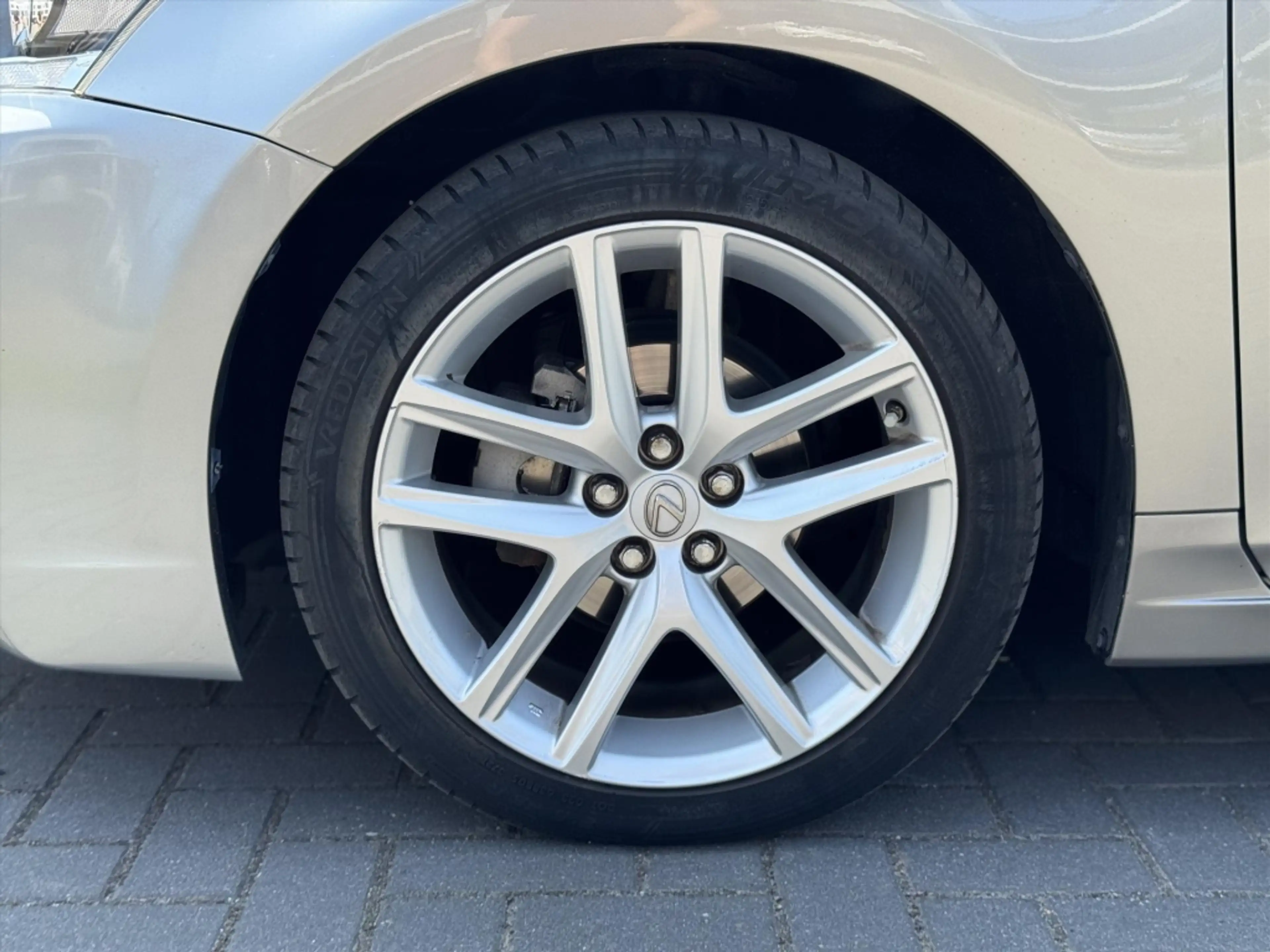 Lexus CT 200h Executive | Leer, Trekhaak, 17 inch, Navigatie, Pa — photo 8