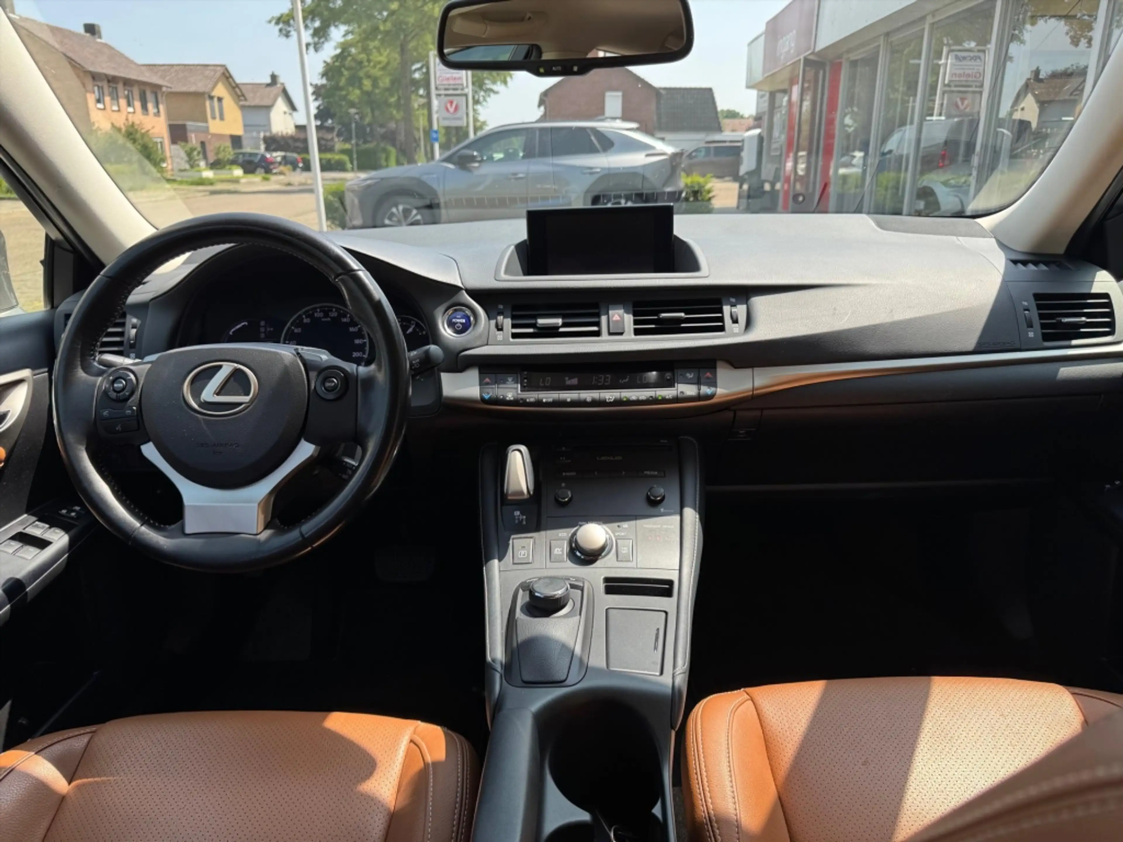 Lexus CT 200h Executive | Leer, Trekhaak, 17 inch, Navigatie, Pa — photo 10