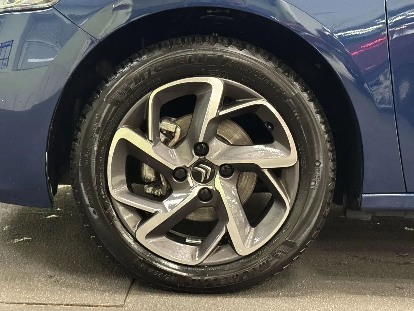 Citroen C-Elysée 1.2 PureTech Shine 82 Blau - 2