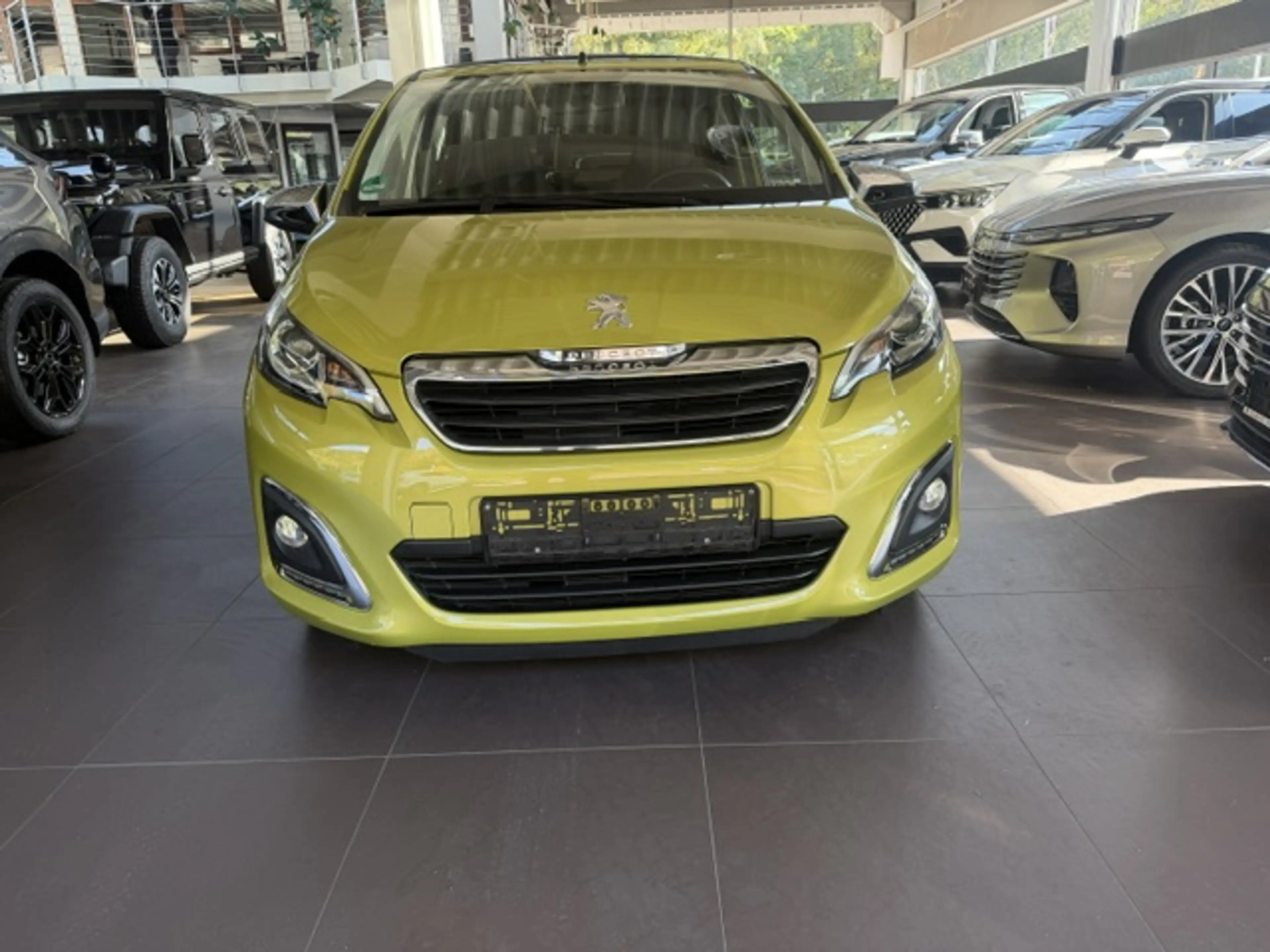 Peugeot 108 Allure — photo 2