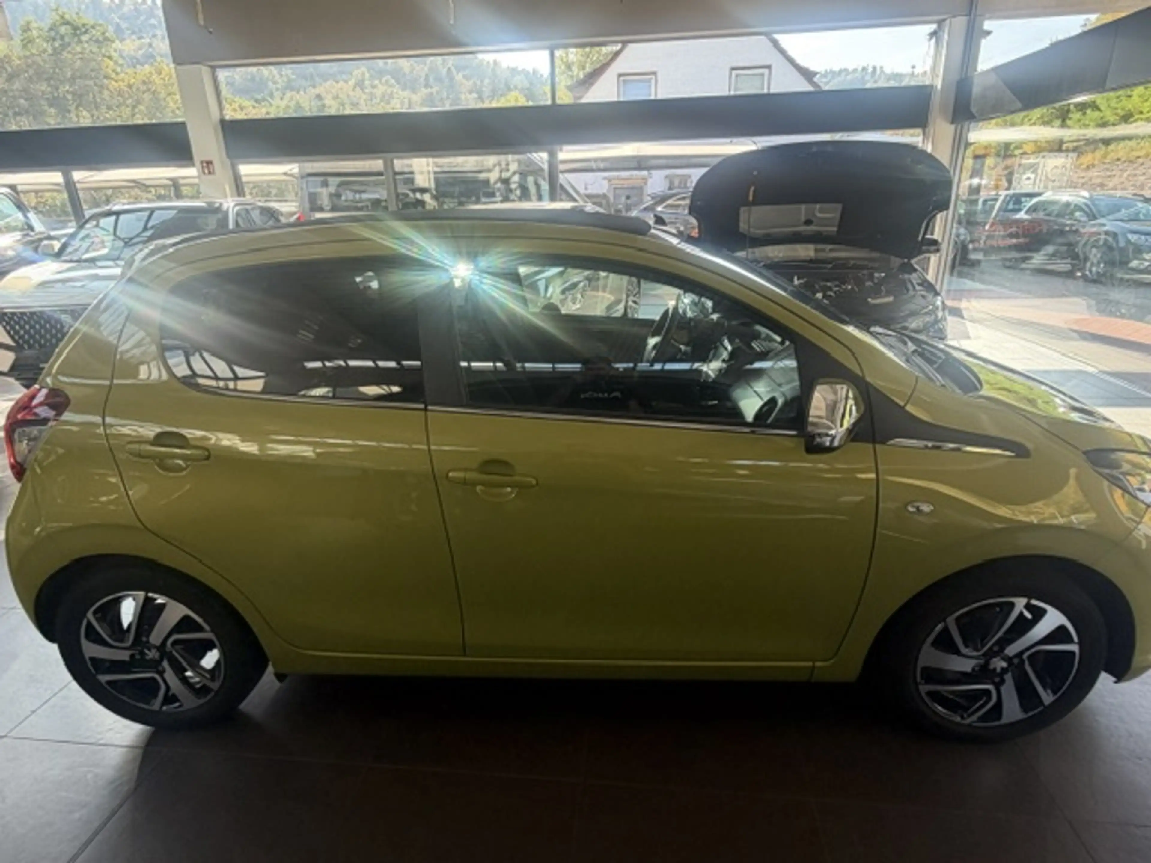 Peugeot 108 Allure — photo 4