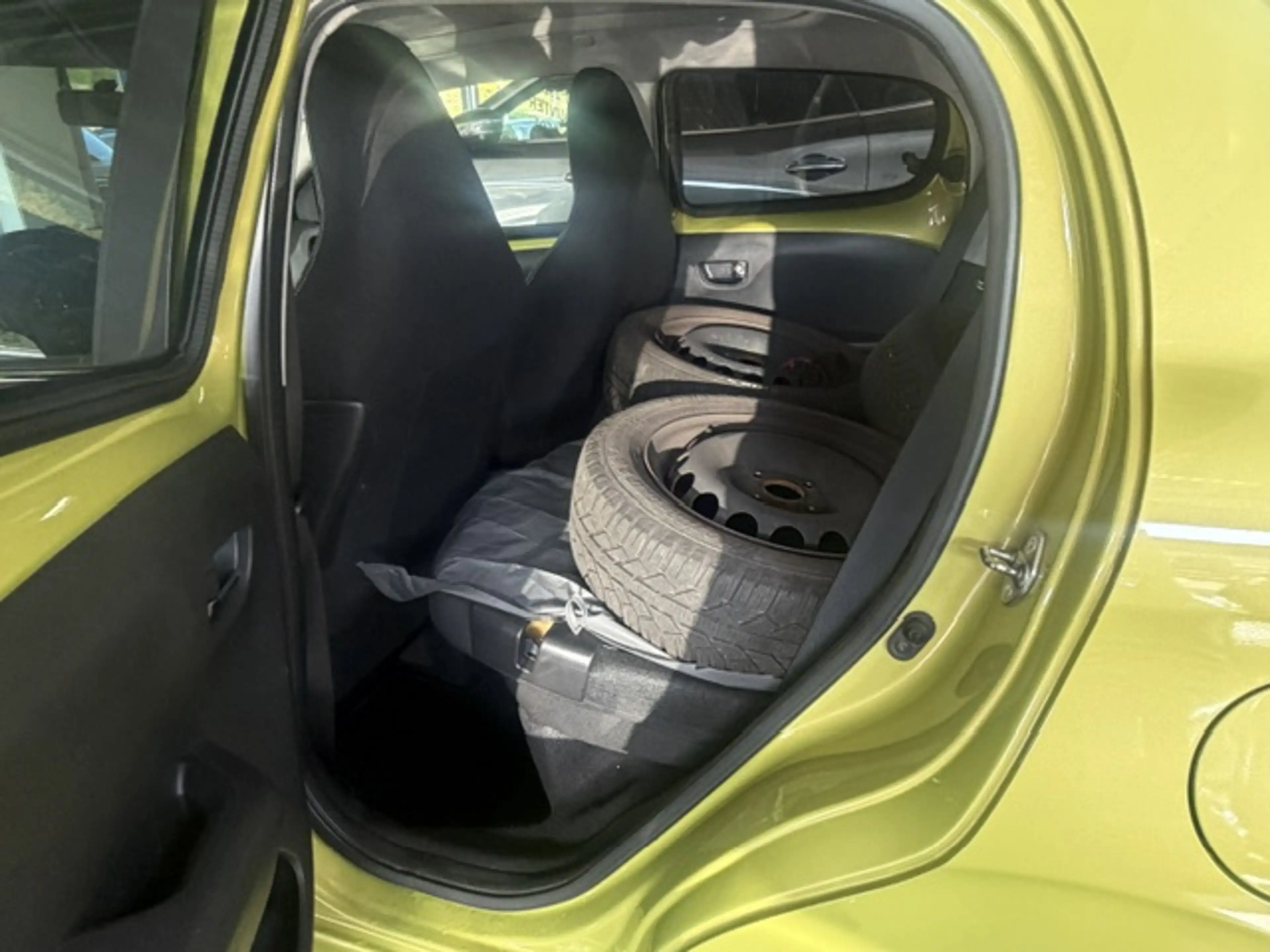 Peugeot 108 Allure — photo 10