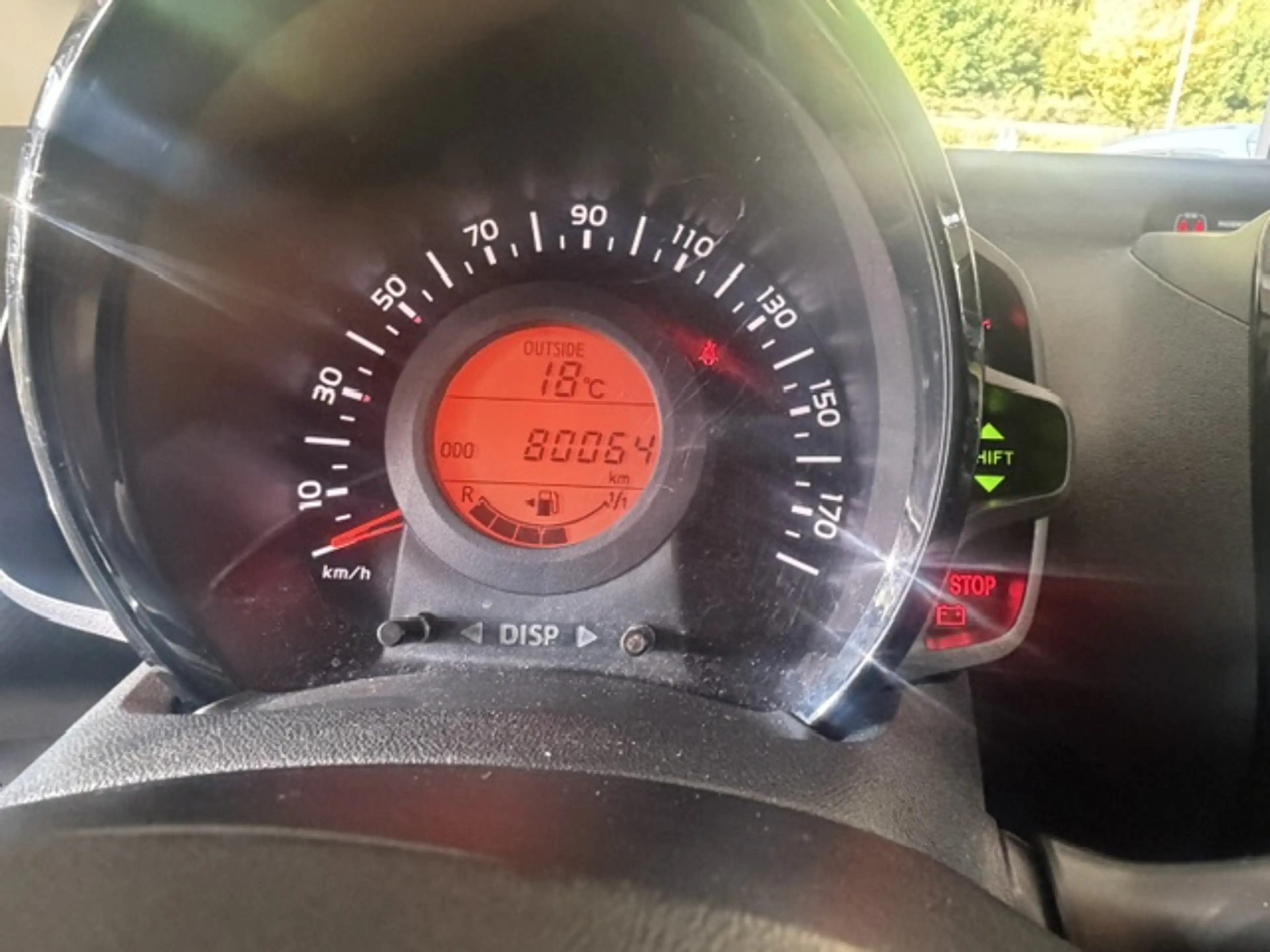 Peugeot 108 Allure — photo 12