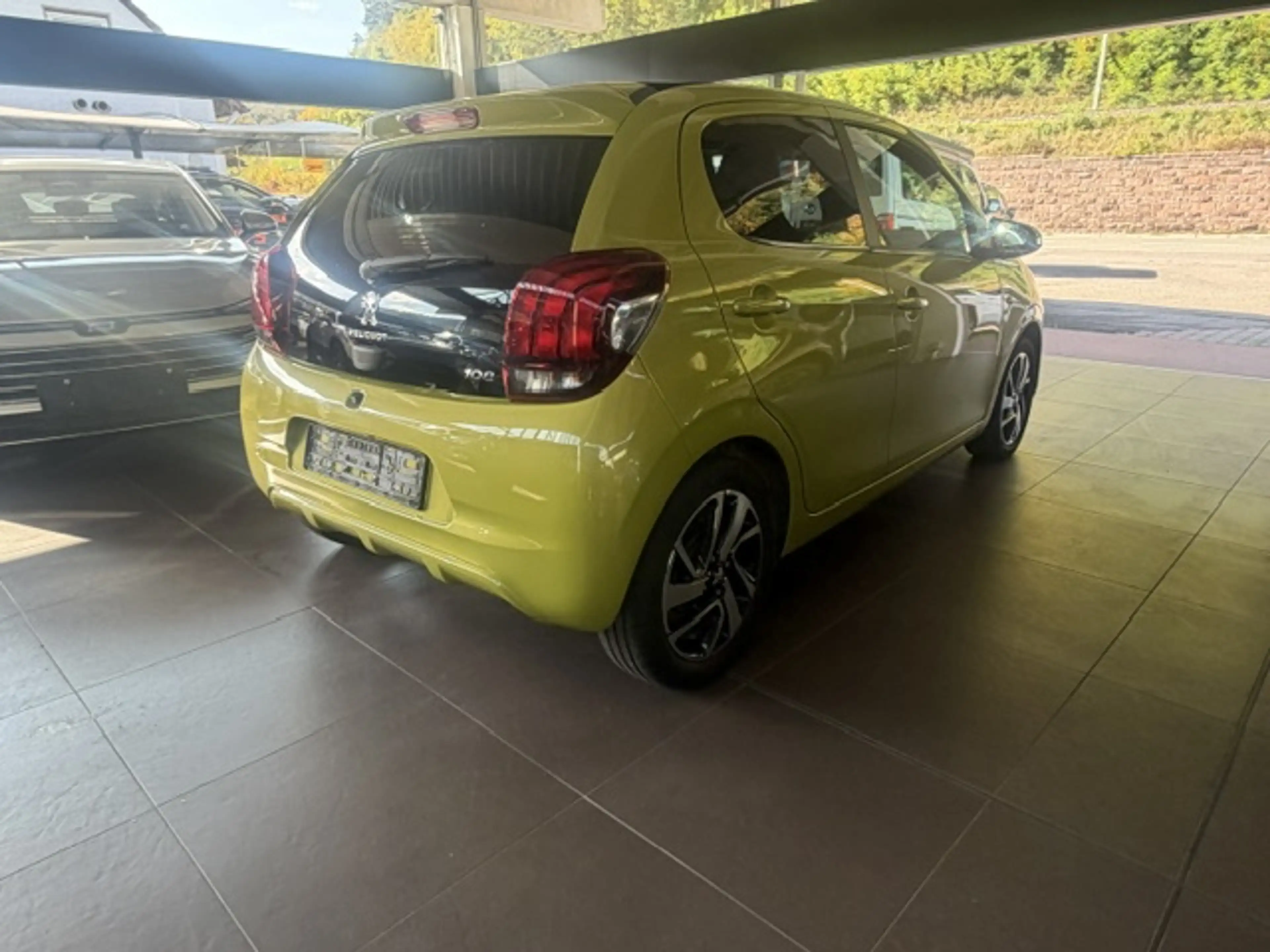 Peugeot 108 Allure — photo 5