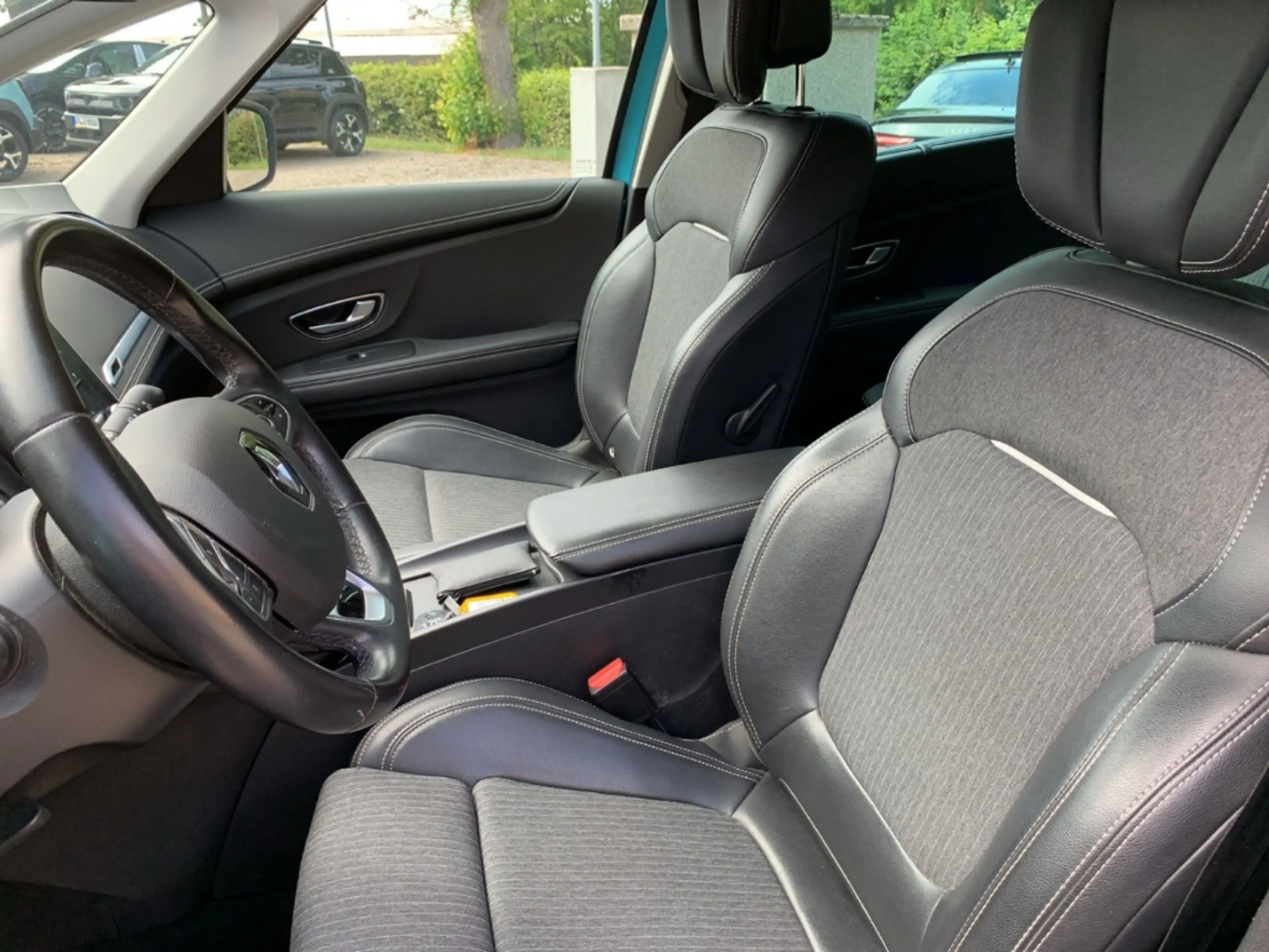 Renault Grand Scenic INTENS GPF Intens TCe 140 LED+SHZ+KLIMA — photo 9