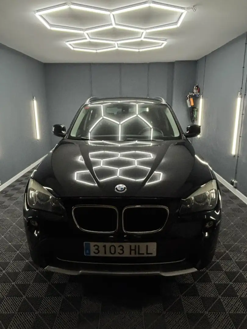 BMW X1 sDrive 18d Negro - 1
