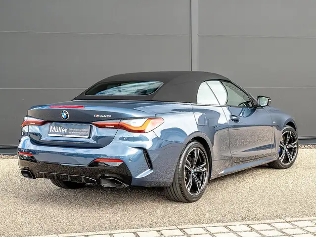 BMW 4 Series view 3