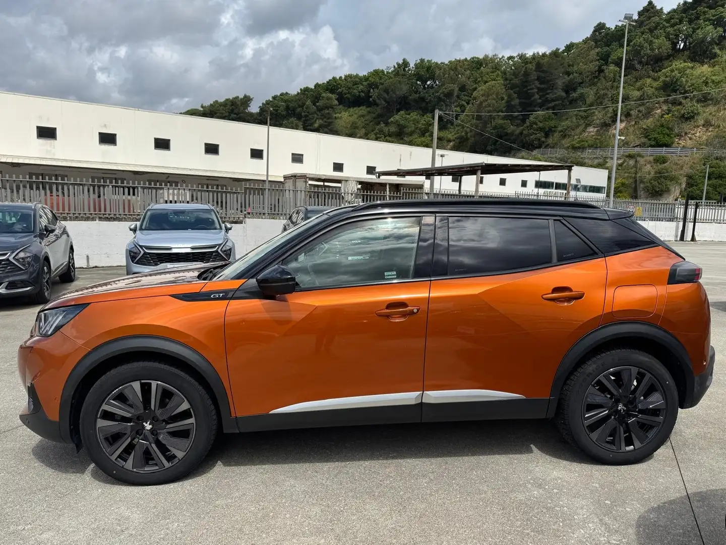 Peugeot 2008 1.2 puretech GT Arancione - 2