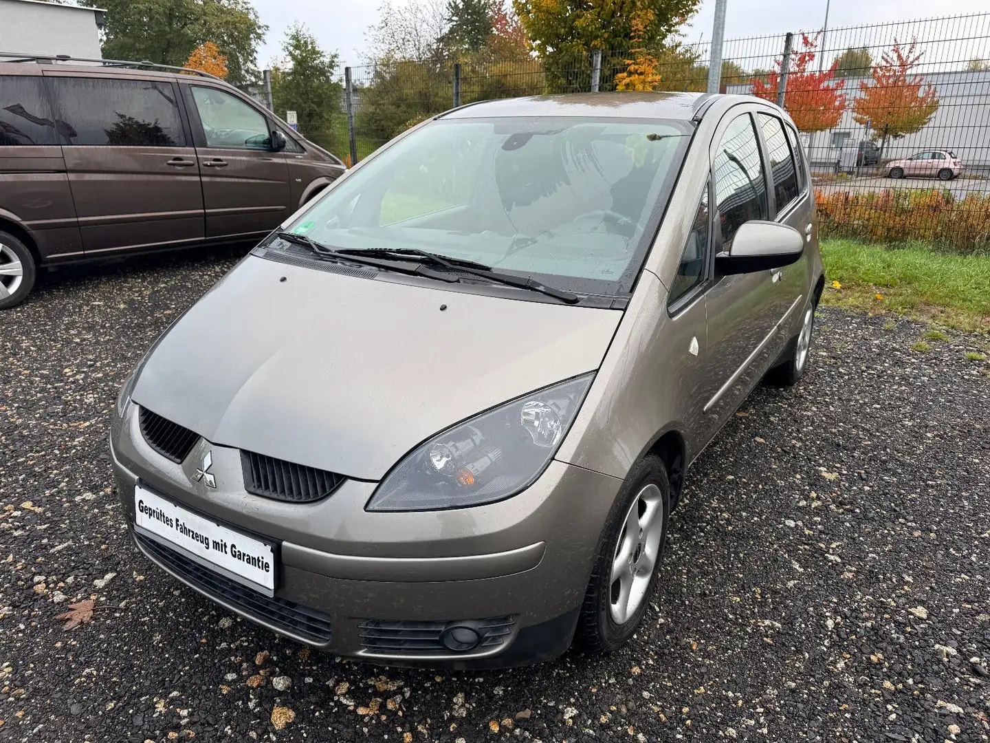 Mitsubishi Colt 1.3 MotionPlus Klima Allwetterreifen CD AUX Gris - 1