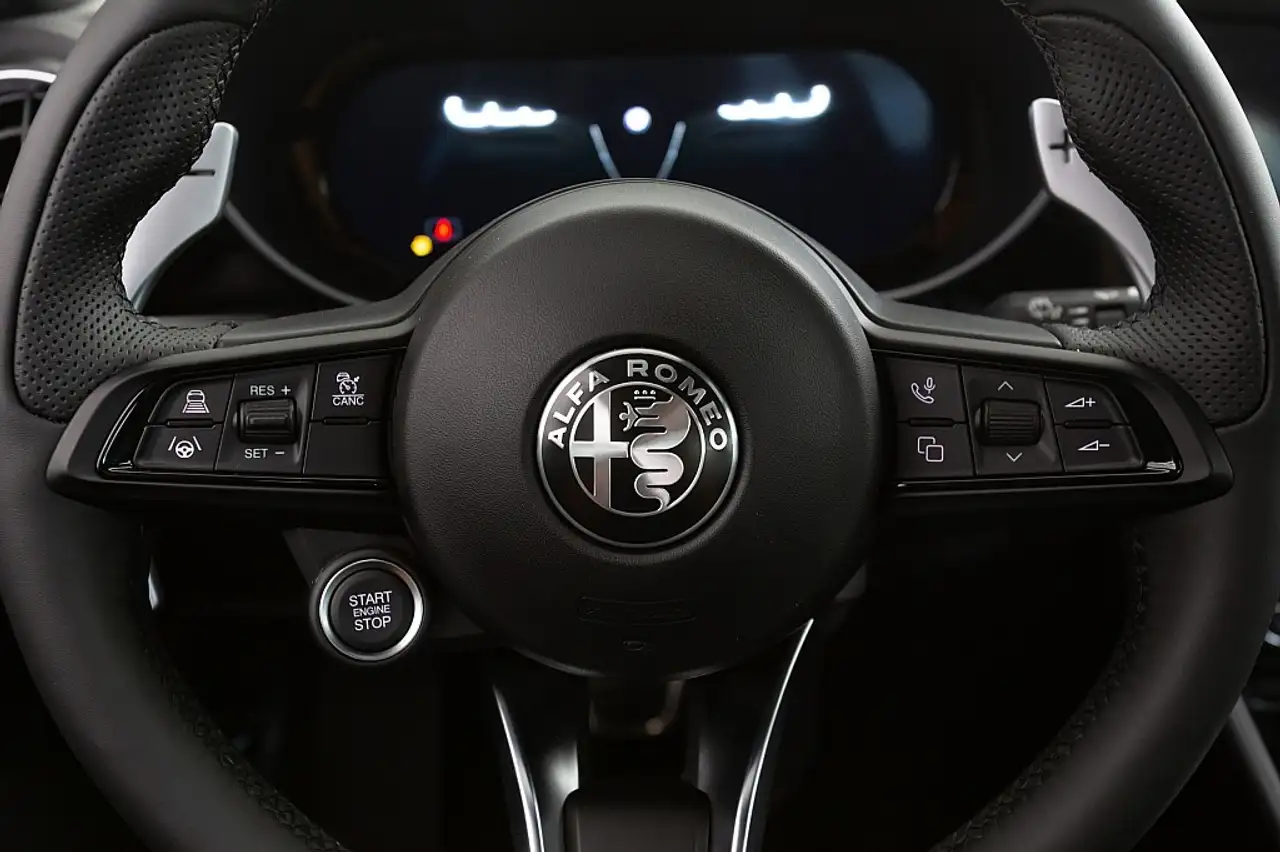 Alfa Romeo Giulia 2025 — фото 7