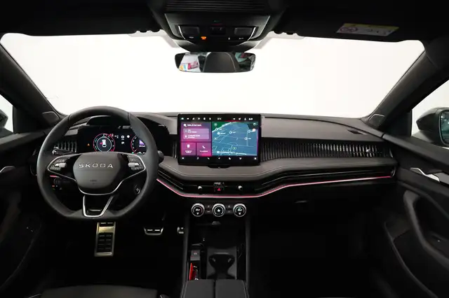 Skoda Superb view 5