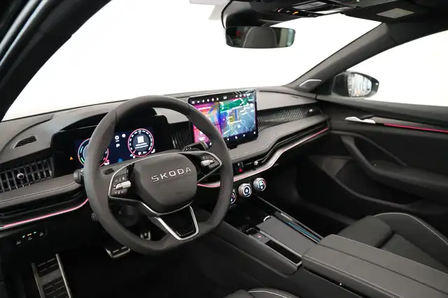 Skoda Superb view 4