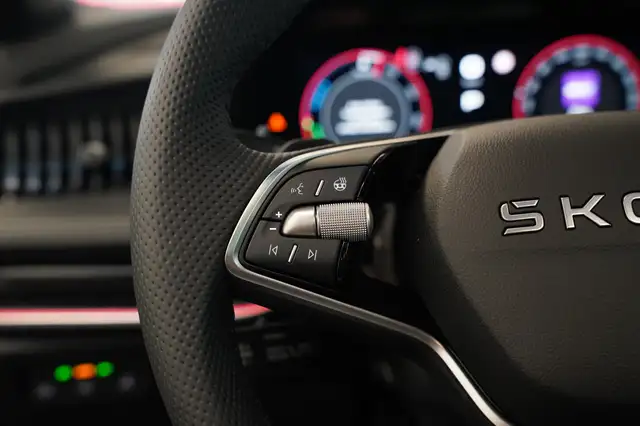 Skoda Superb view 7