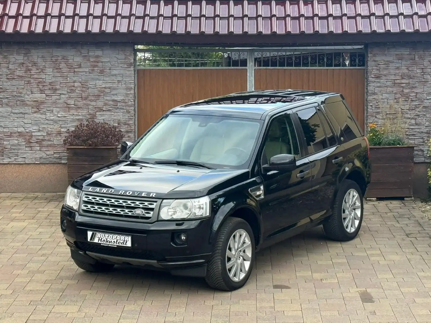 Land Rover Freelander HSE TD4 Schwarz - 1