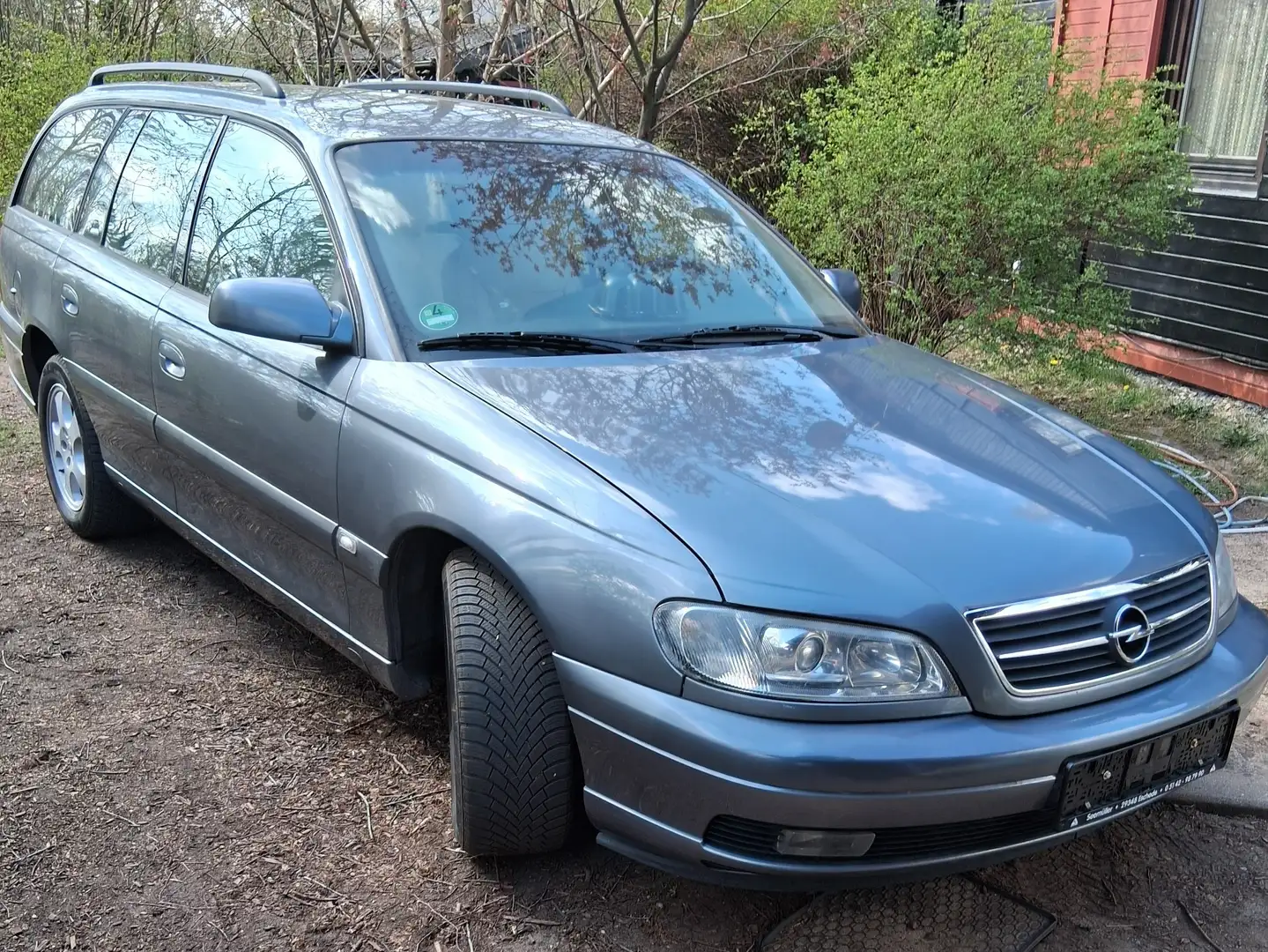 Opel Omega Omega Caravan 2.2 DTI Edition TÜV 03/2027 Grau - 1