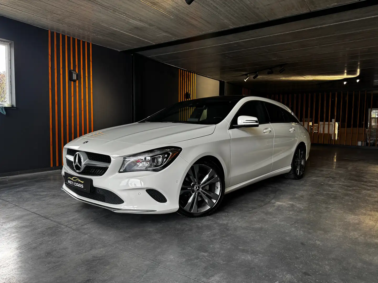 Mercedes-Benz CLA 200 d | Xenon | Panoramish Dak | Stoelverwarming | Bianco - 2