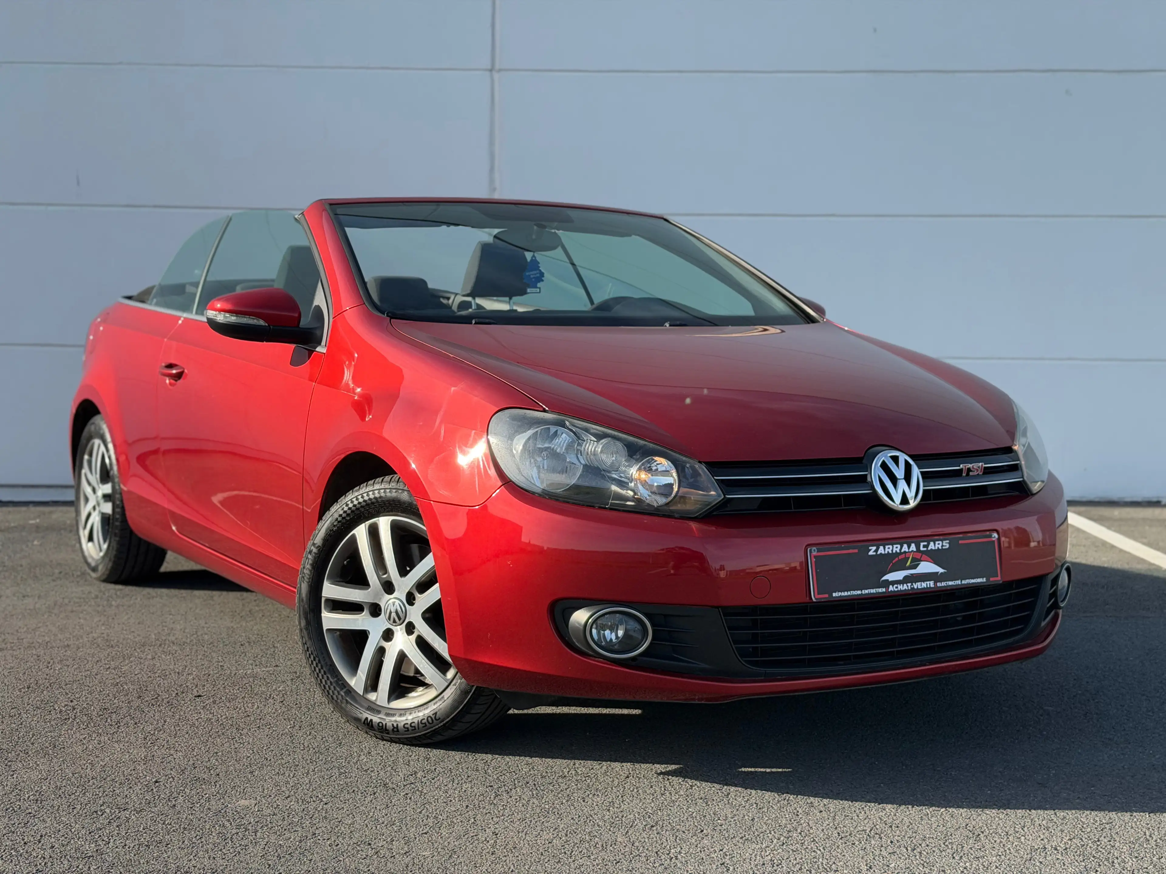 Volkswagen Golf Cabriolet 6 1.4 TSI CLIM DIGITAL / JANTES FEUX LED / GARANTIE 1 AN — photo 2