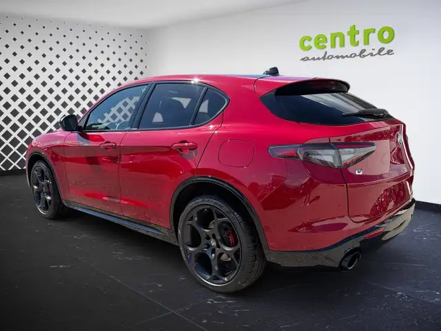 Alfa Romeo Stelvio view 5