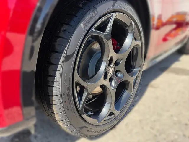 Alfa Romeo Stelvio view 15