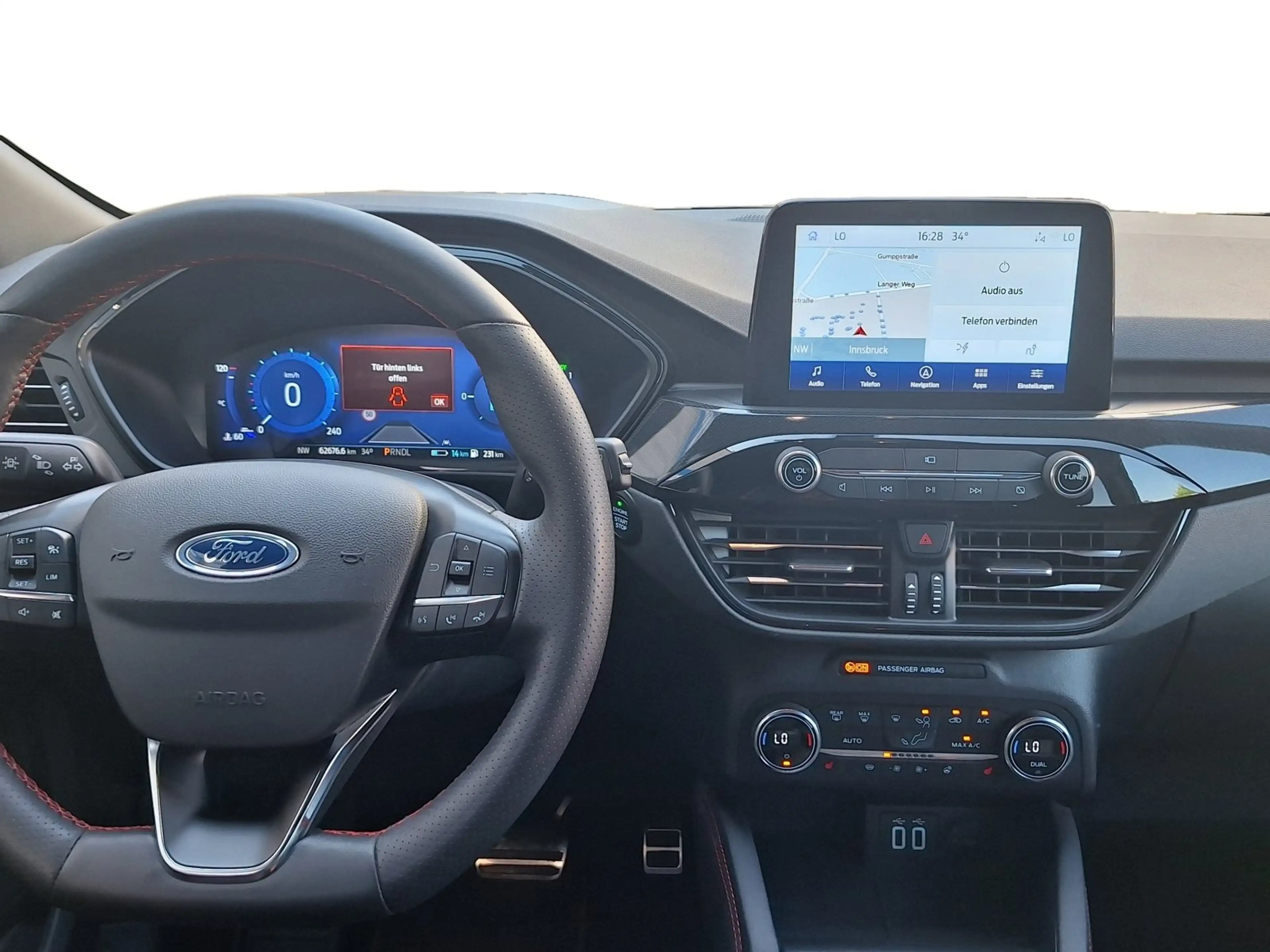 Ford Kuga ST-Line X Plug-In Hybrid — photo 11