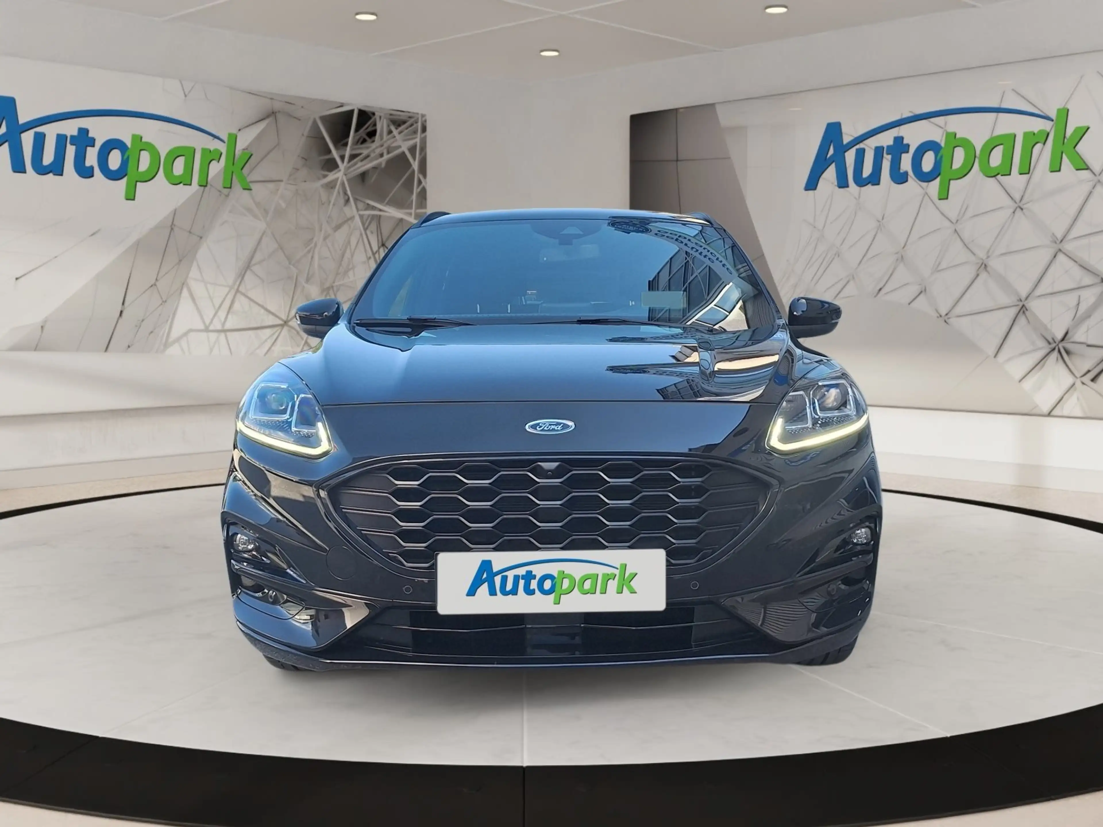 Ford Kuga ST-Line X Plug-In Hybrid — photo 2