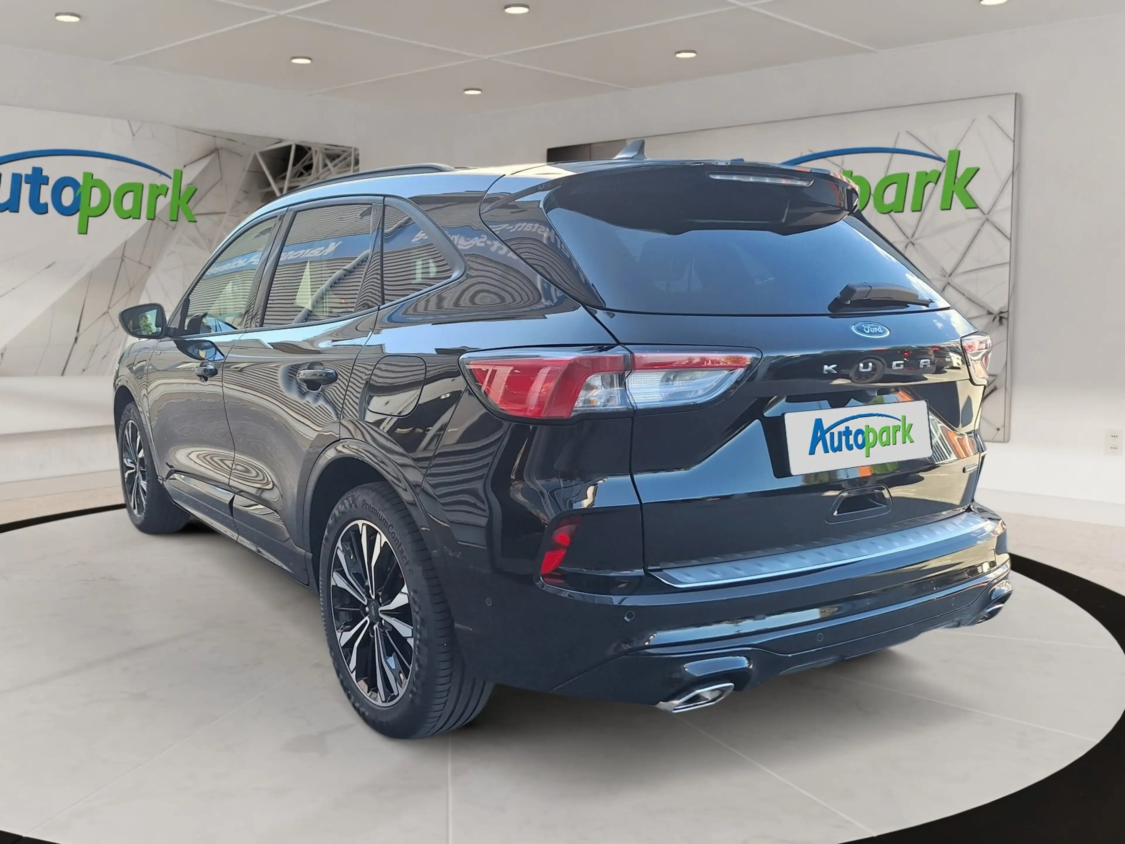 Ford Kuga ST-Line X Plug-In Hybrid — photo 6