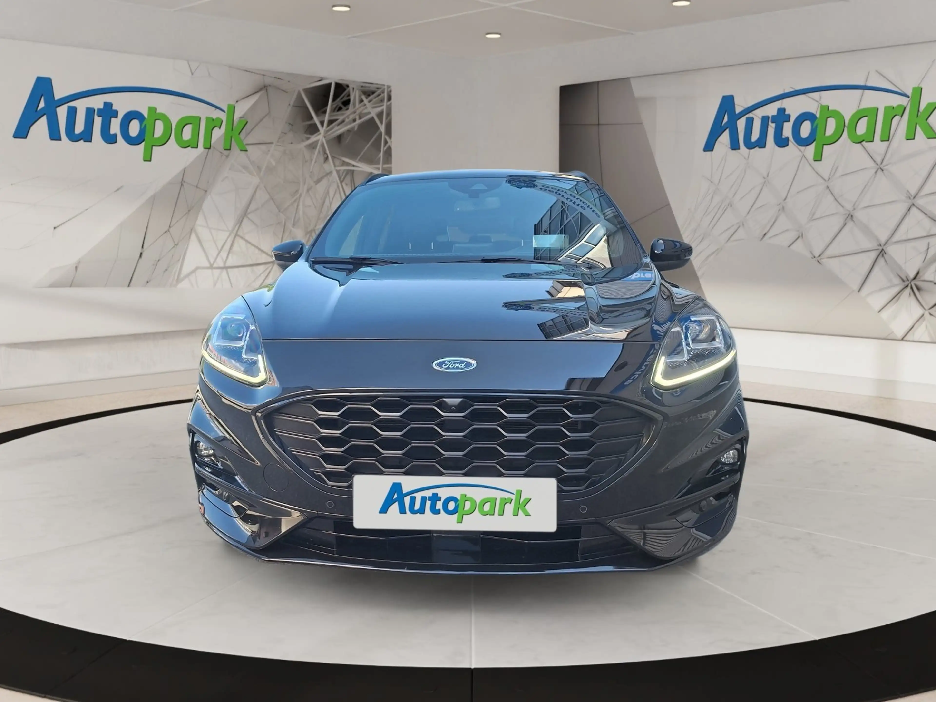 Ford Kuga ST-Line X Plug-In Hybrid — photo 9
