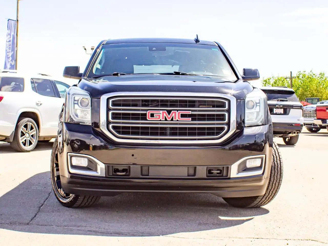 GMC Yukon снимка GMC Yukon