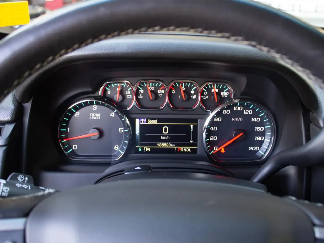 GMC Yukon снимка GMC Yukon
