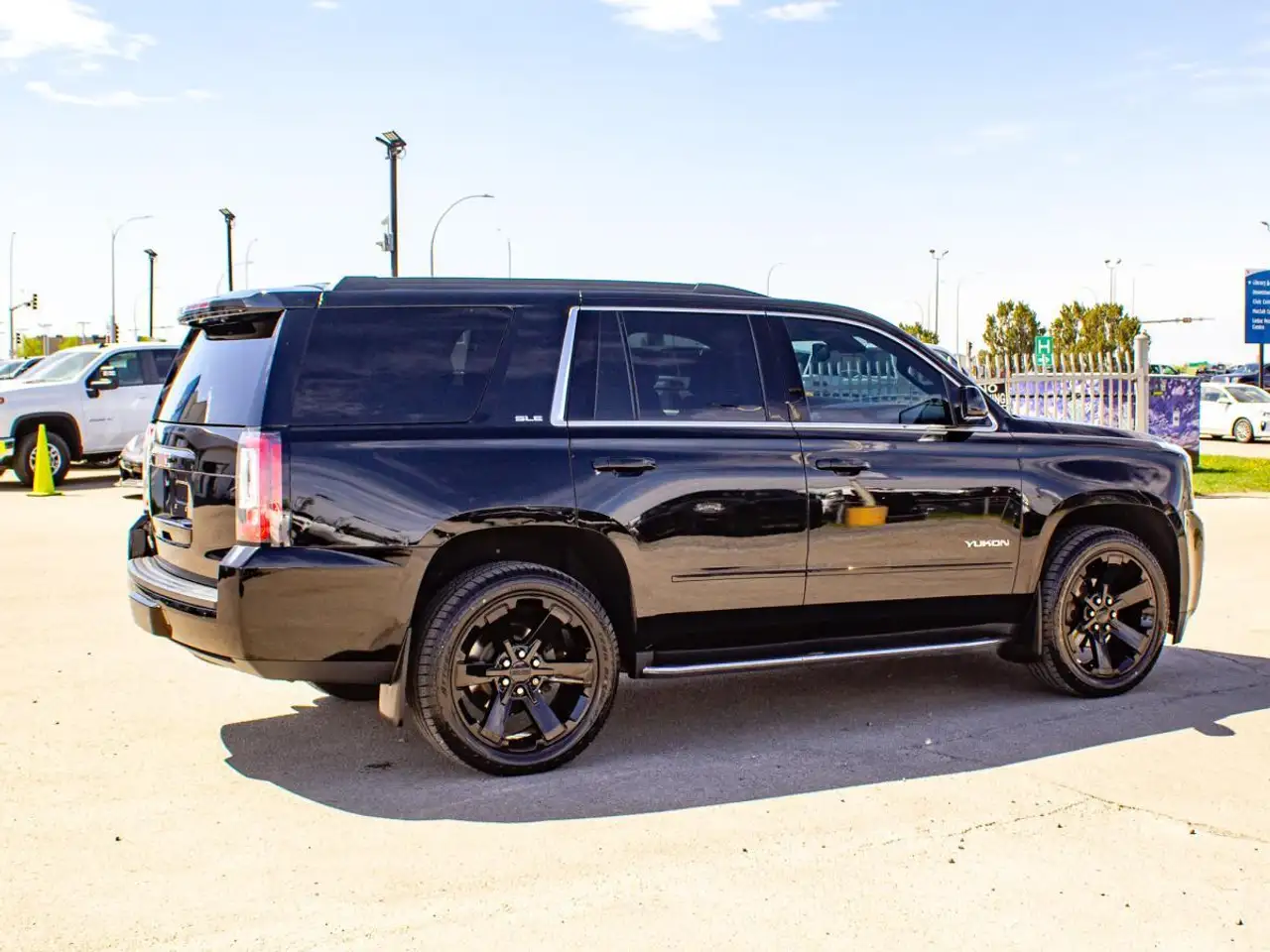 GMC Yukon снимка GMC Yukon