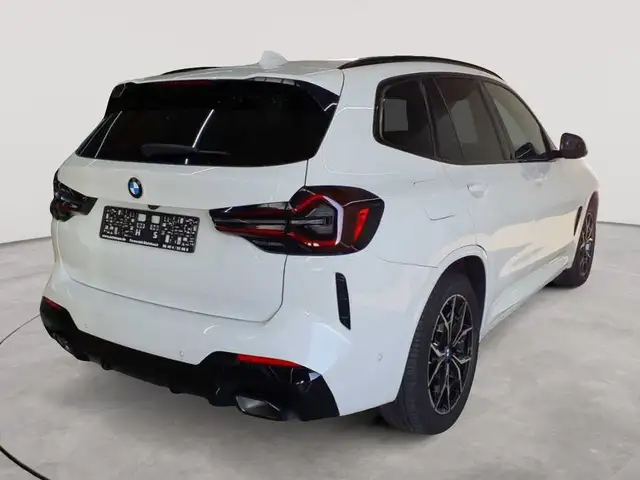 BMW X3 view 4