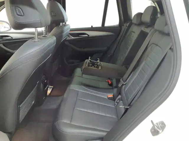 BMW X3 view 14