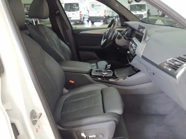 BMW X3 view 7