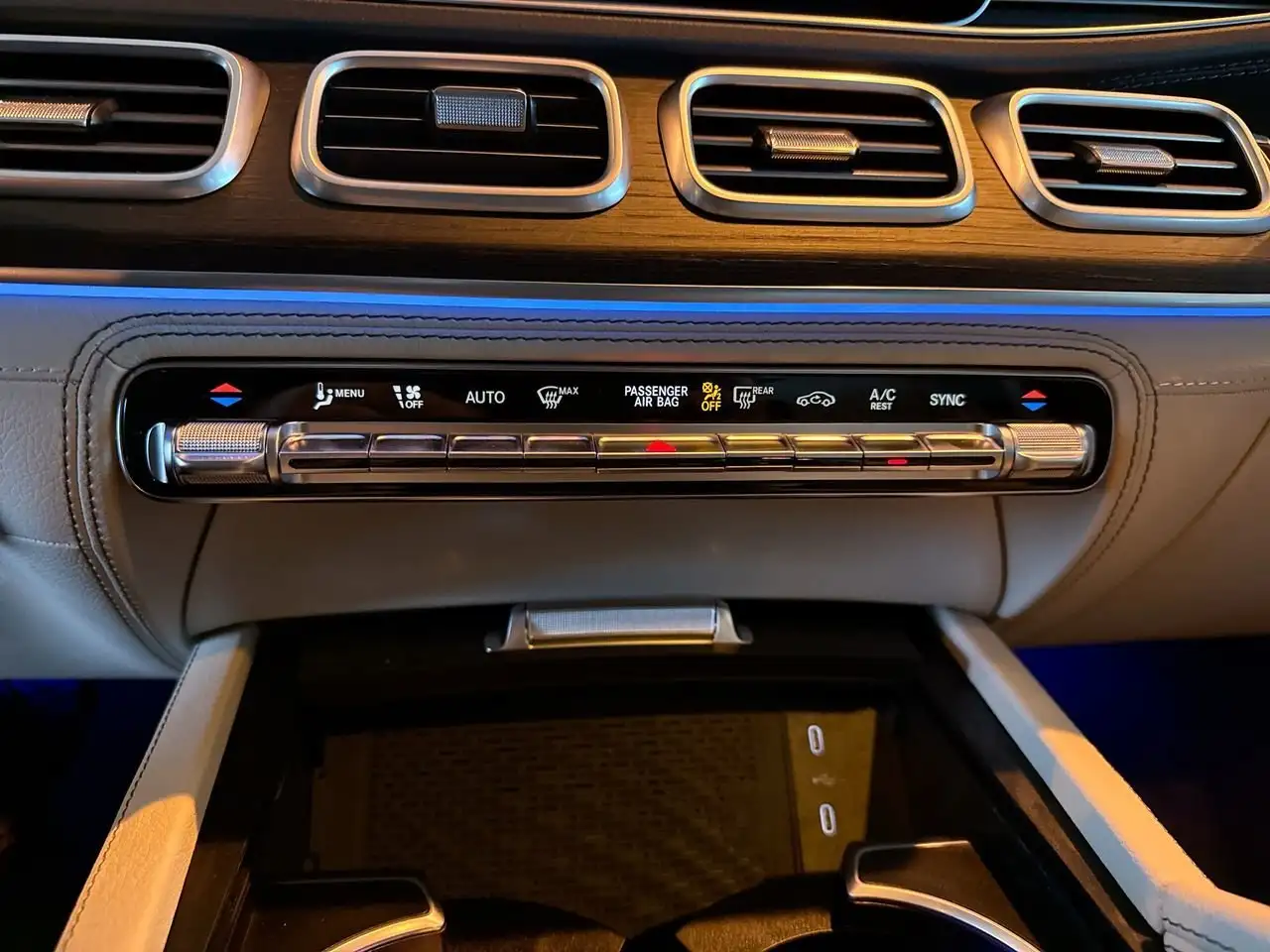 Mercedes-Benz GLE снимка Mercedes-Benz GLE