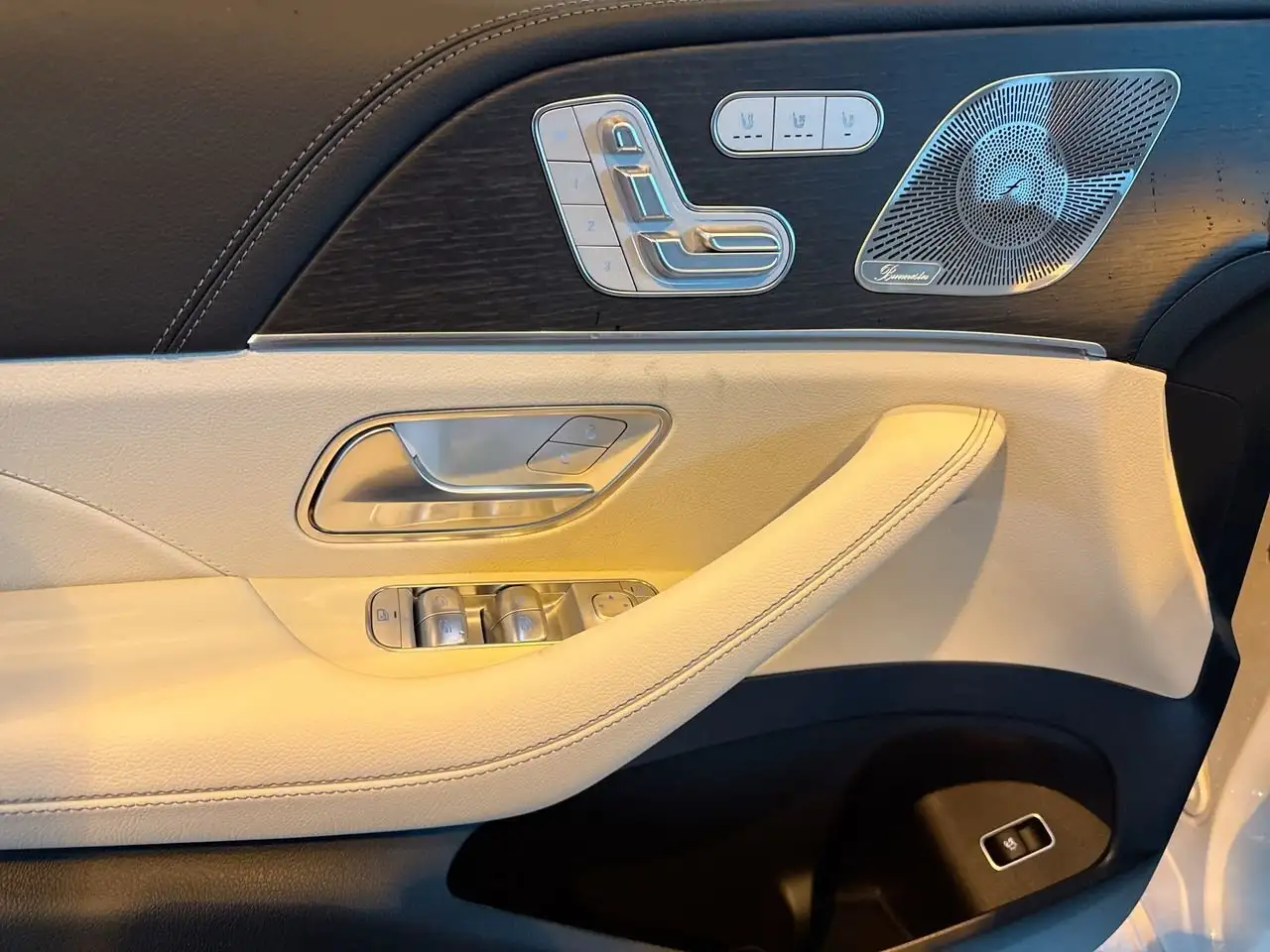 Mercedes-Benz GLE снимка Mercedes-Benz GLE
