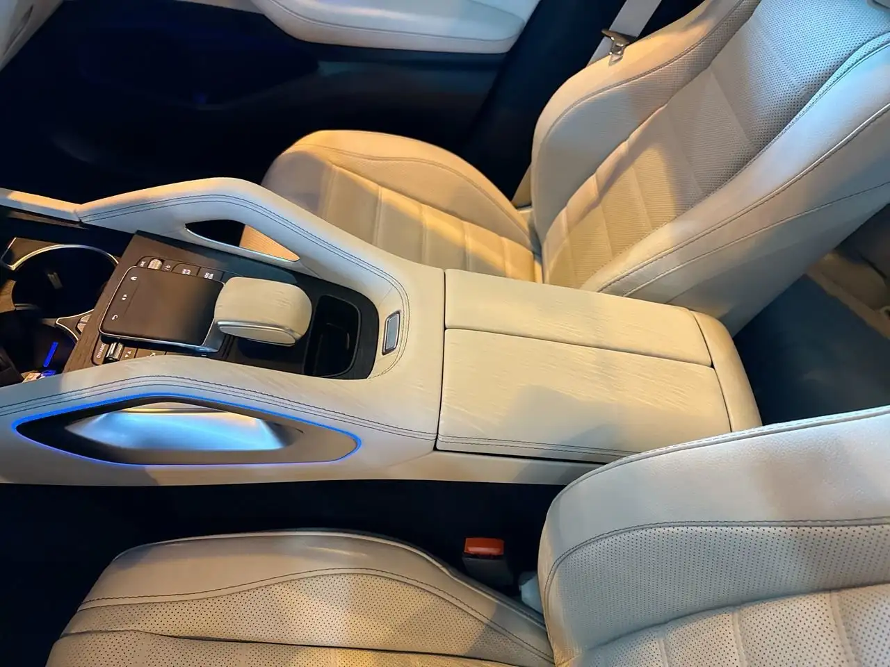 Mercedes-Benz GLE снимка Mercedes-Benz GLE