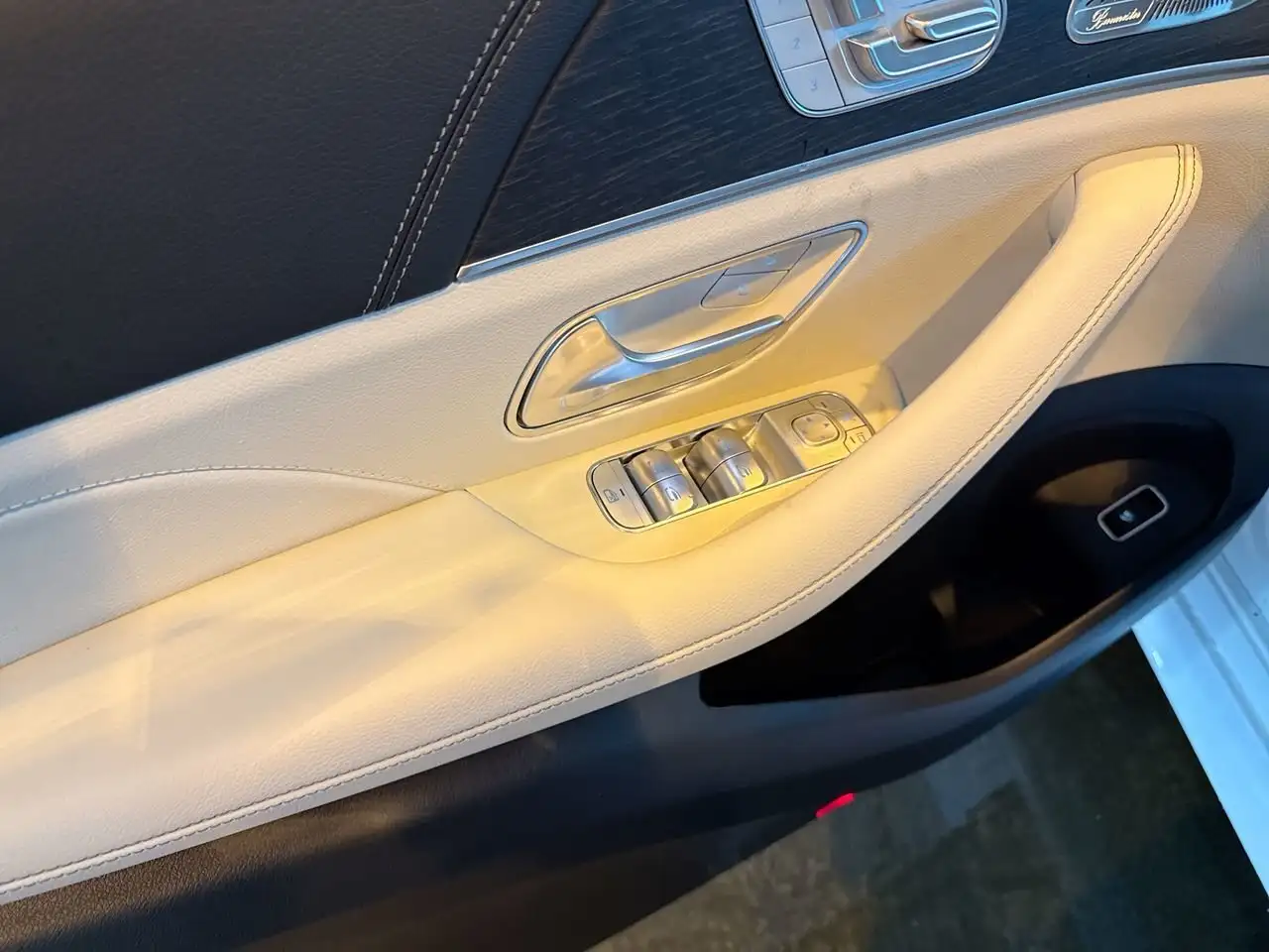 Mercedes-Benz GLE снимка Mercedes-Benz GLE