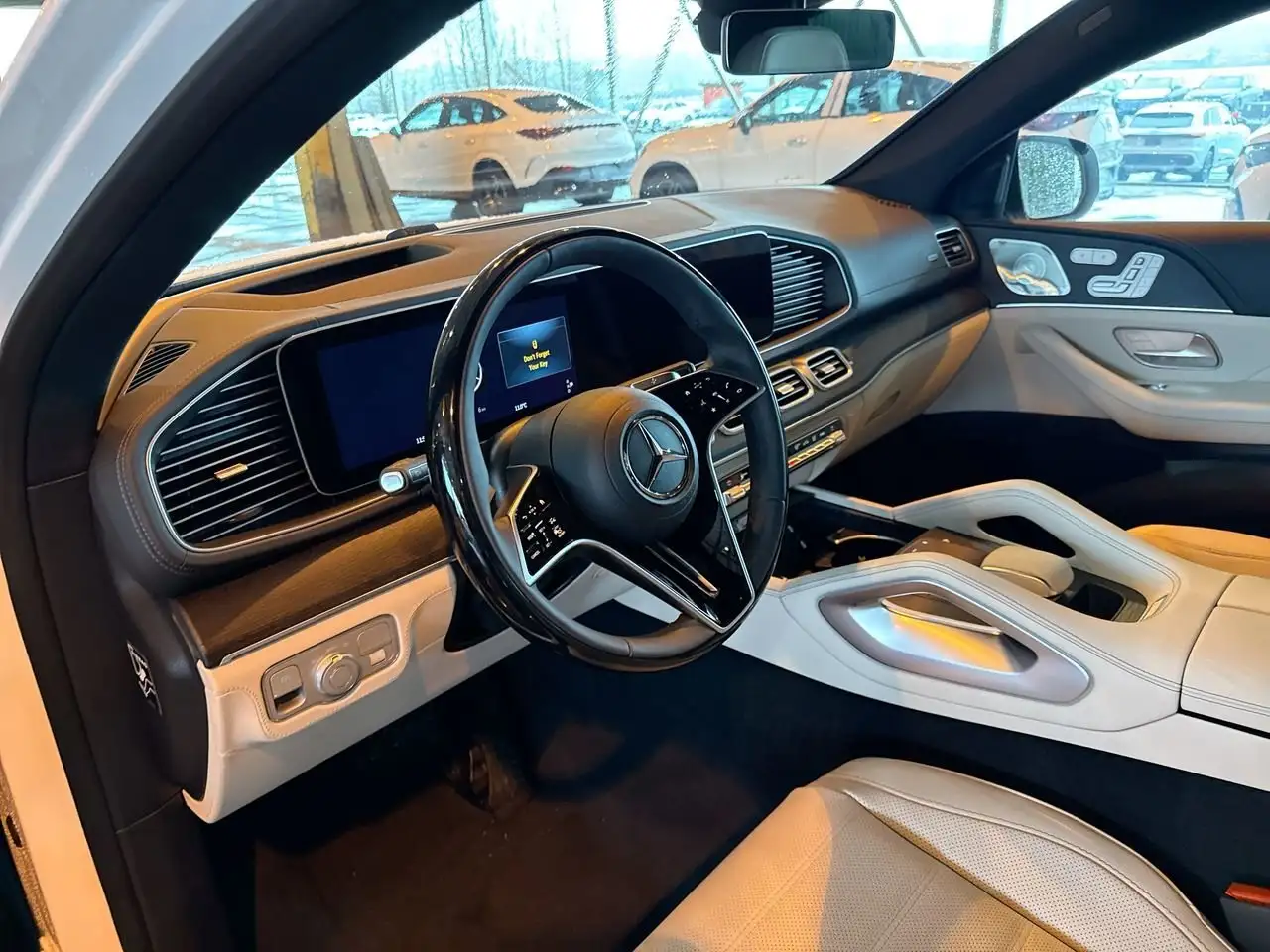 Mercedes-Benz GLE снимка Mercedes-Benz GLE