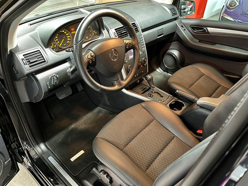 Mercedes-Benz A 160 Avantgarde Automatik gepflegter Zustand — photo 11