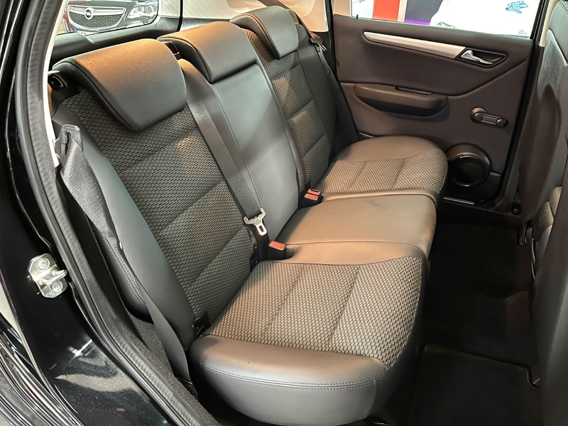 Mercedes-Benz A 160 Avantgarde Automatik gepflegter Zustand — photo 15
