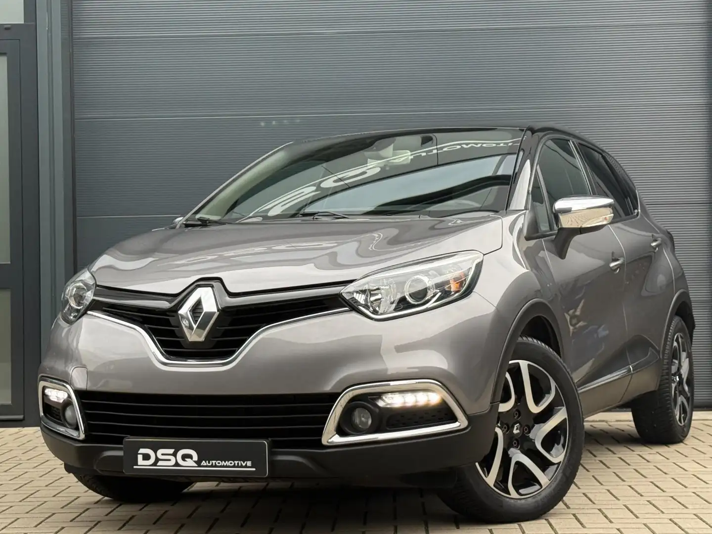 Renault Captur 0.9 TCe Dynamique Grijs - 1