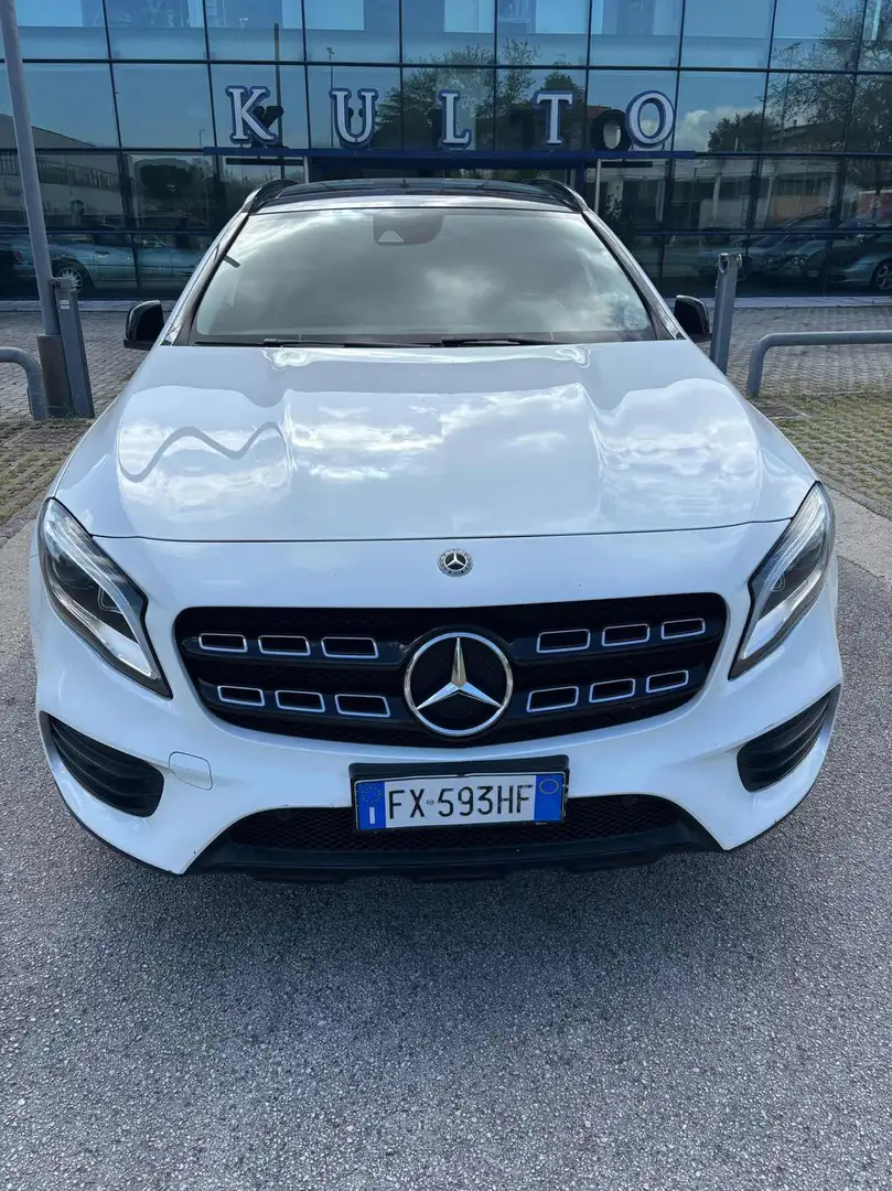 Mercedes-Benz GLA 200 d Automatic 4Matic Premium Edition Bianco - 2
