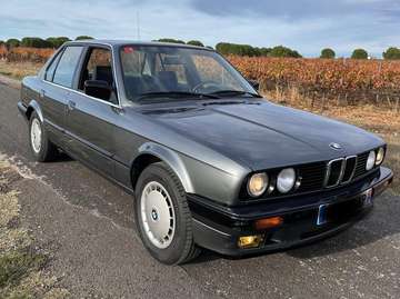 320i