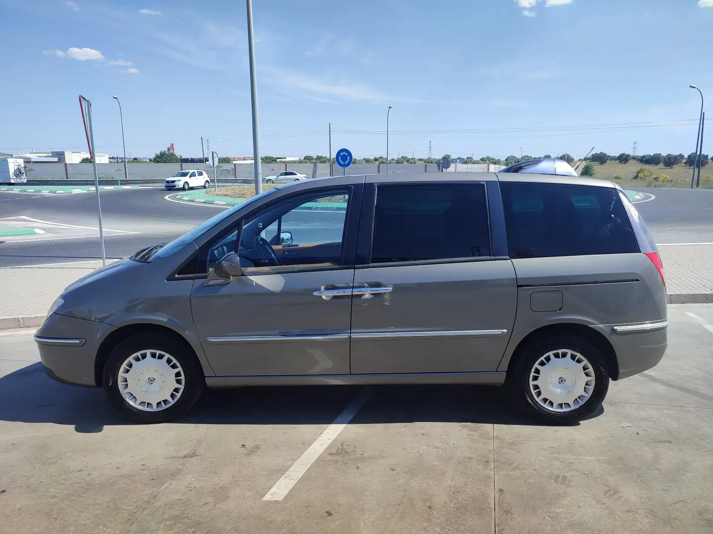 Lancia Phedra 2.2JTD 16v Emblema - 1