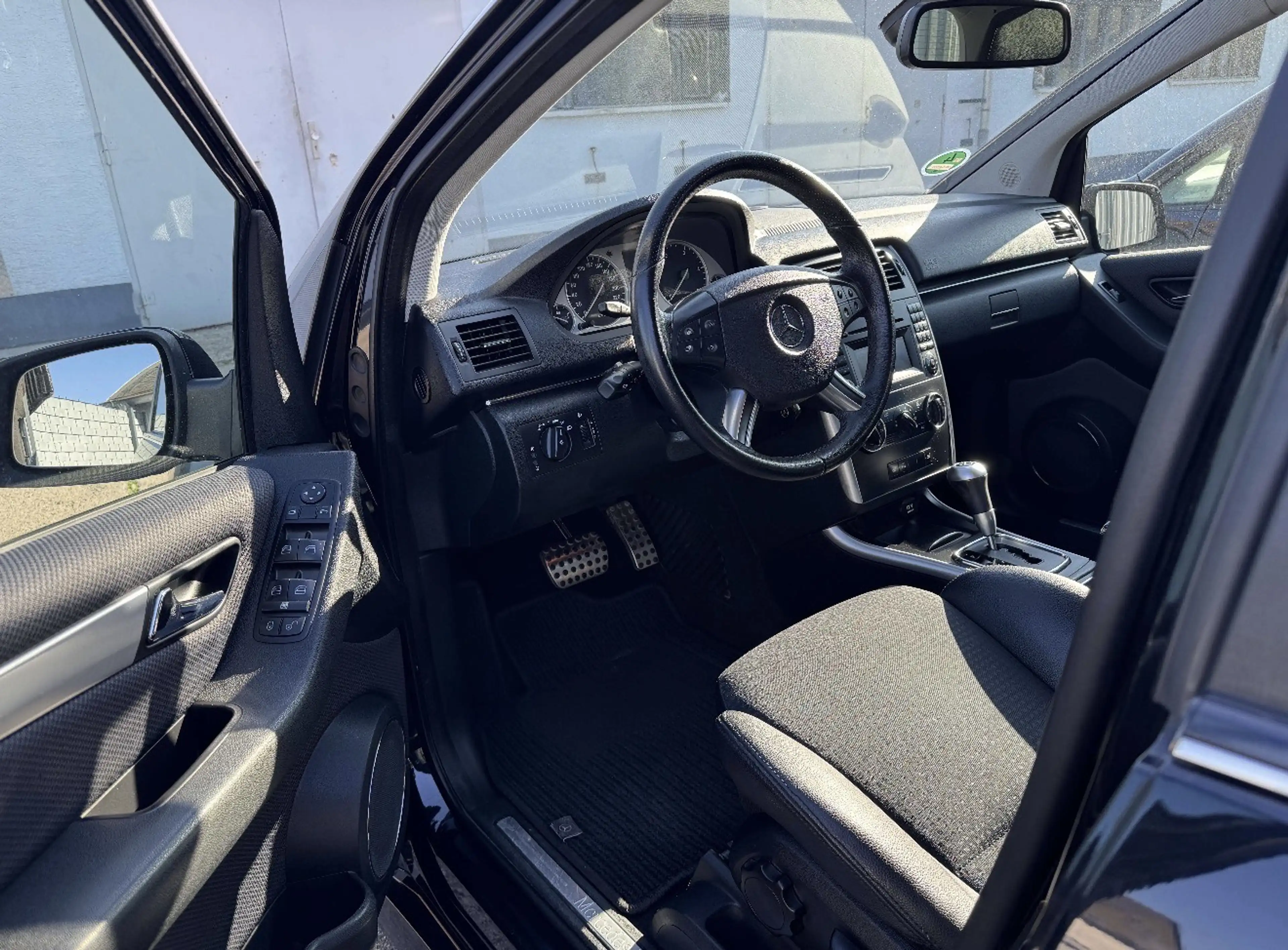 Mitsubishi Space Star Select ,Werksneuer Motor 100 km — photo 4