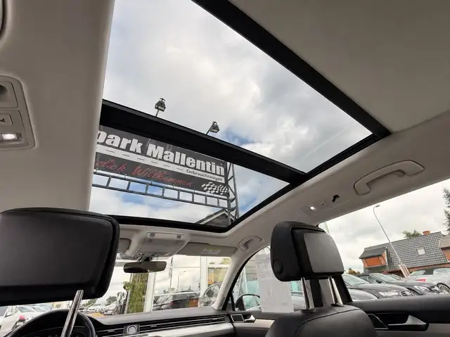 Volkswagen Passat view 9