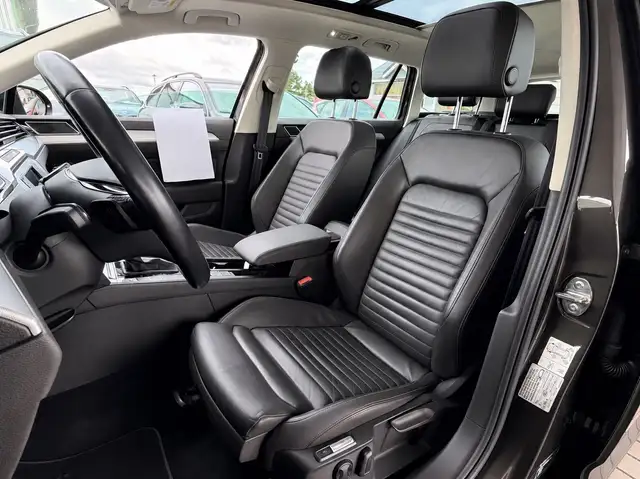 Volkswagen Passat view 8